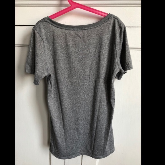 Nike Shirt - Picture 2 of 3